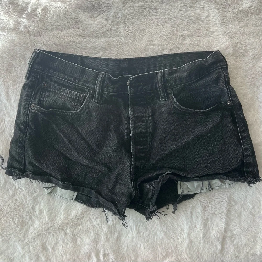 Women’s Levi’s cut offs 501 Classic Black - Picture 2 of 8